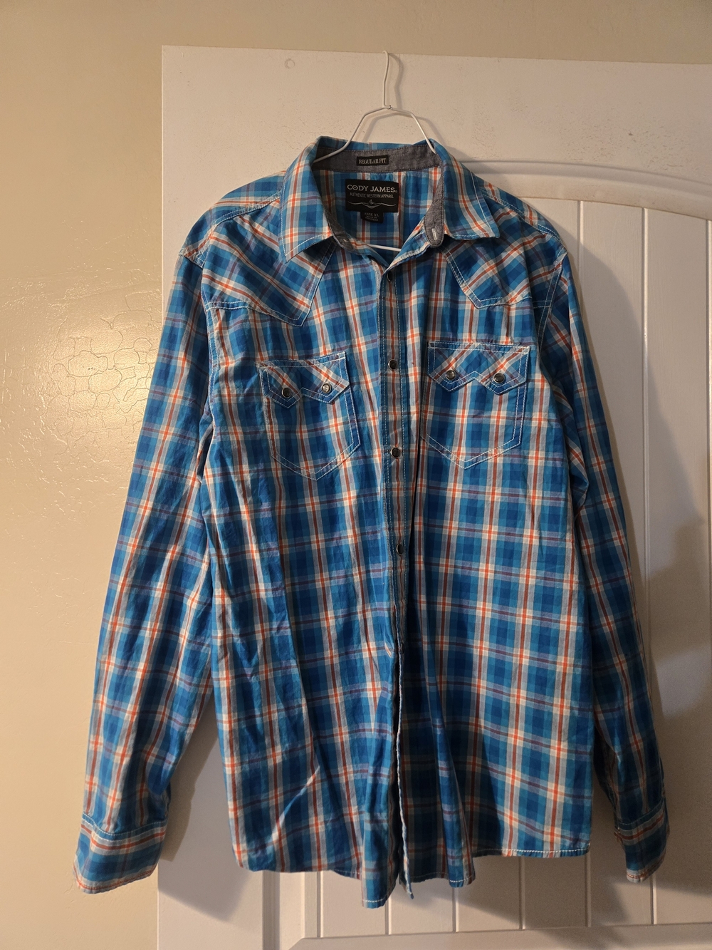 Cody James Men’s Blue Plaid Long-Sleeve Button-Down Shirt